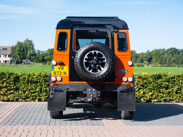 Land Rover Defender 2.2 D SW 90" XTech 2015 Diesel 26