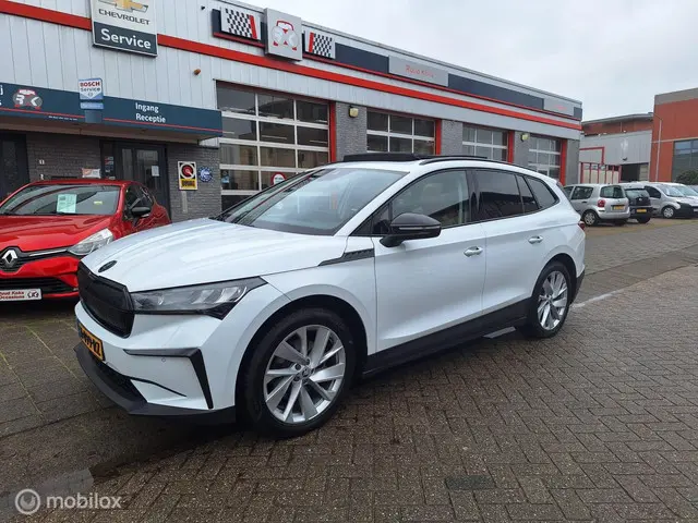 Škoda Enyaq iV 60 / Panoramadak / Trekhaak / 2021 Elektrisch 3
