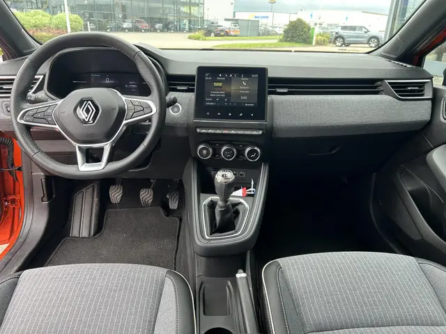 Renault Clio 1.0 TCe 90 GPF techno 2024 Benzine 23