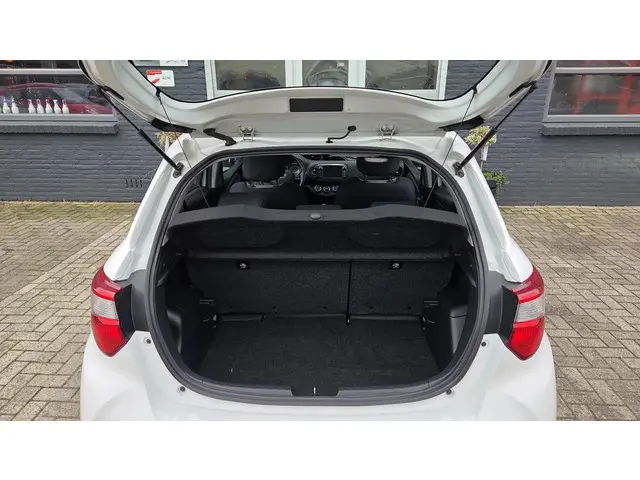 Toyota Yaris 1.5 VVT-i Comfort 2018 Benzine 18