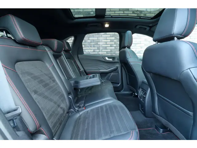 Ford Kuga 2.5 PHEV ST-Line X 2023 Hybride Benzine 8