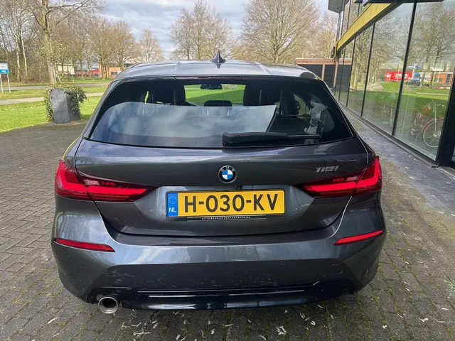 BMW 1 Serie 118i Executive Edition 2020 Benzine 9