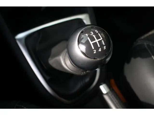 Renault Clio 0.9 TCe Iconic 2016 Benzine 24