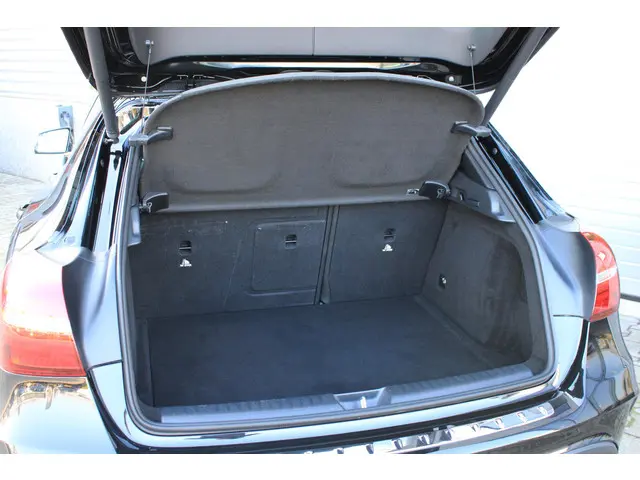 Mercedes-Benz GLA 250 AMG 2018 Benzine 37