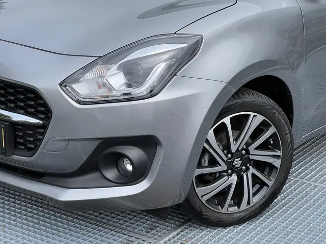 Suzuki Swift 1.2 Style Smart Hybrid 2023 Benzine 26