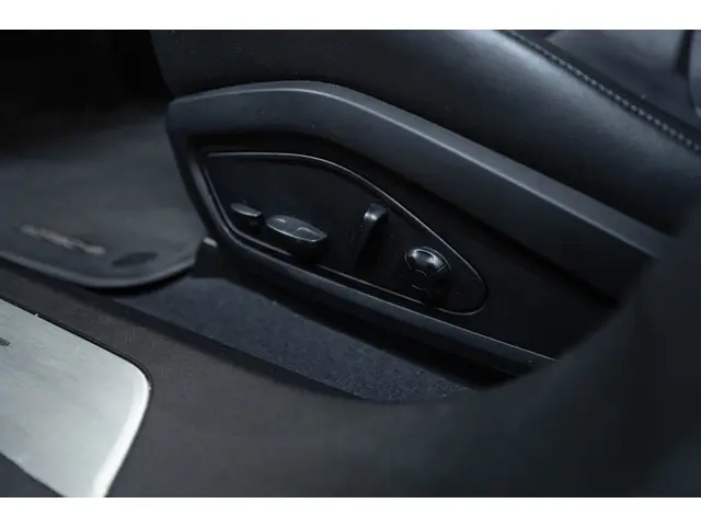 Porsche Taycan 4S Performance 84 kWh 2020 Elektrisch 15