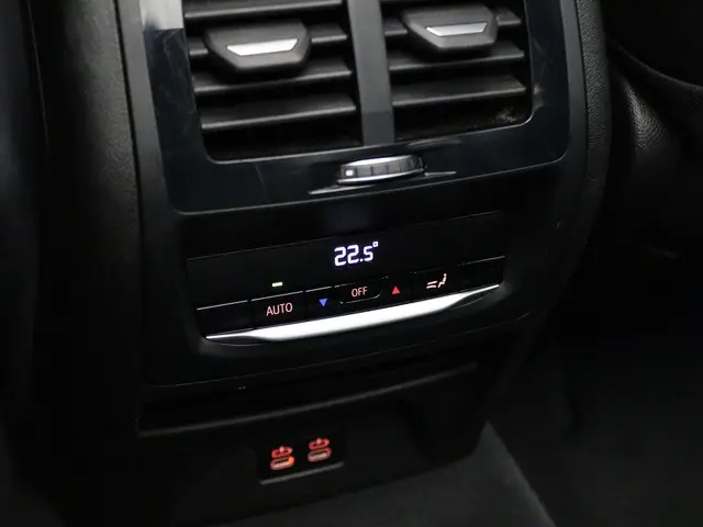 BMW X3 xDrive30e 2022 Hybride Benzine 32