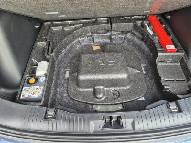 Ford Kuga 2.5 PHEV ST-Line 2024 Hybride Benzine 31