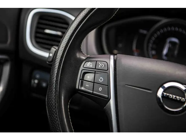 Volvo V40 1.5 T3 Polar+ Sport 2019 Benzine 19