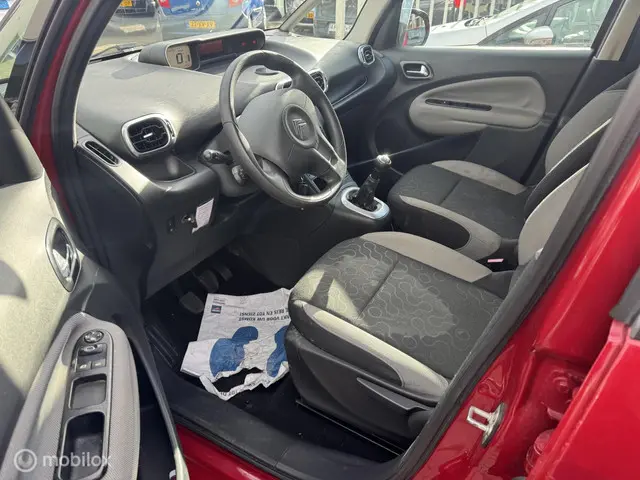 Citroën C3 Picasso 1.4 VTi Attraction 2012 Benzine 9