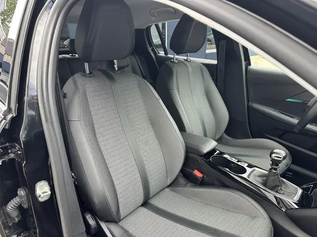 Peugeot 208 1.2 Turbo 100 PK Allure 2023 Benzine 34