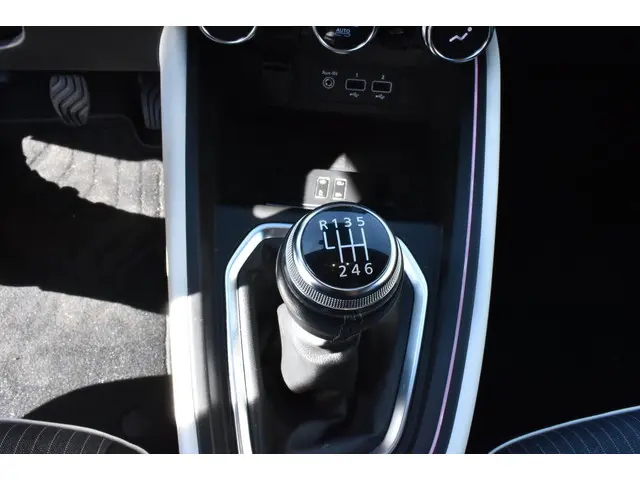 Renault Clio 1.0 TCe 90 Techno 2023 Benzine 16