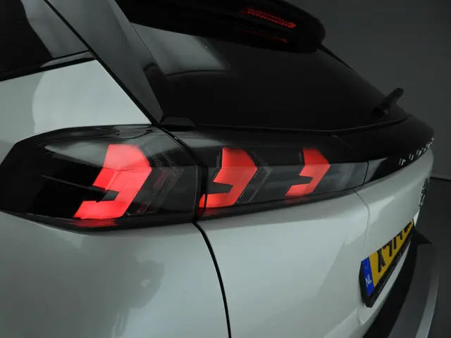 Peugeot e-2008 EV GT Pack 50 kWh 2022 Elektrisch 37