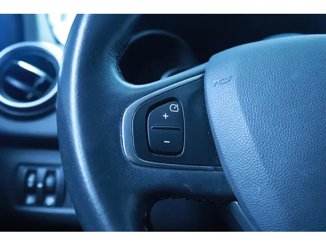Renault Clio 1.2 TCe Intens 2017 Benzine 18