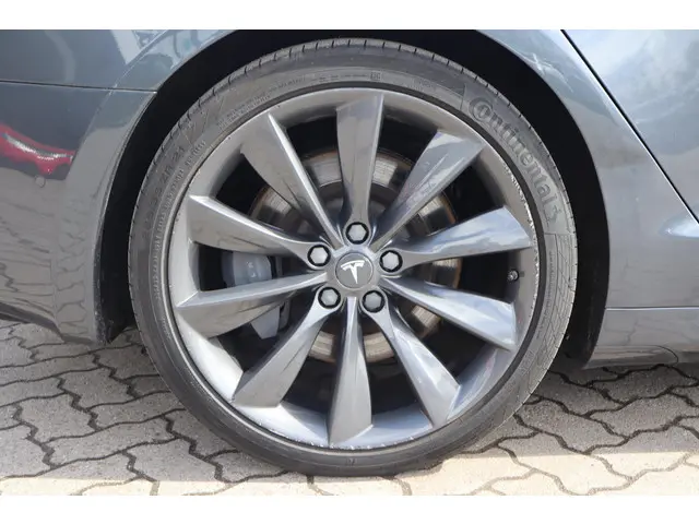Tesla Model S 75D Base 2017 Elektrisch 27