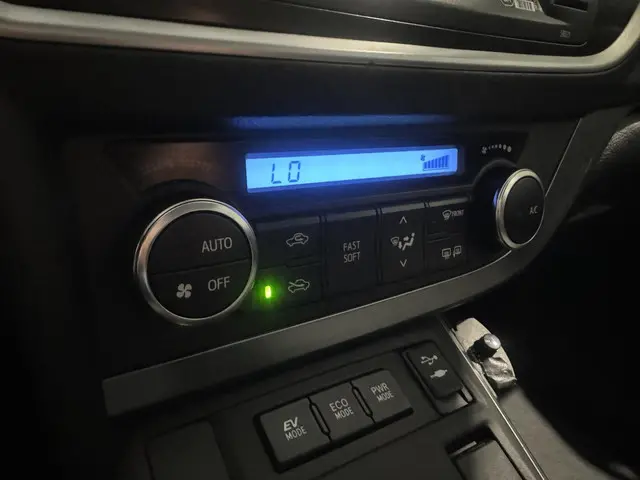 Toyota Auris 1.8 Hybrid Dynamic 2013 Hybride Benzine 12
