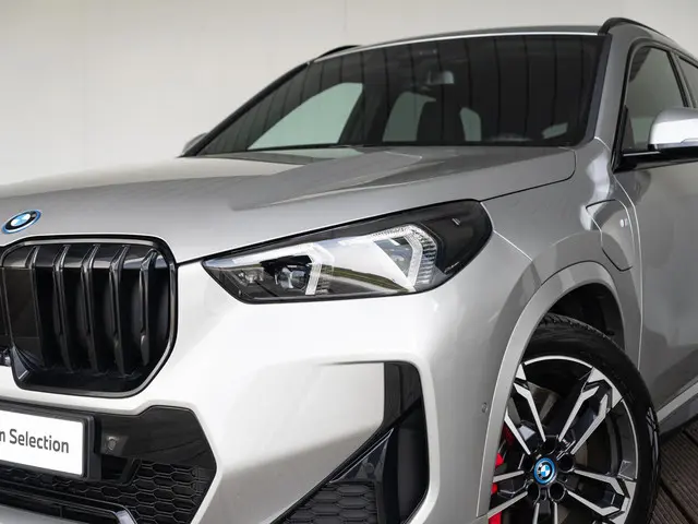 BMW X1 xDrive25e 2025 Hybride Benzine 13
