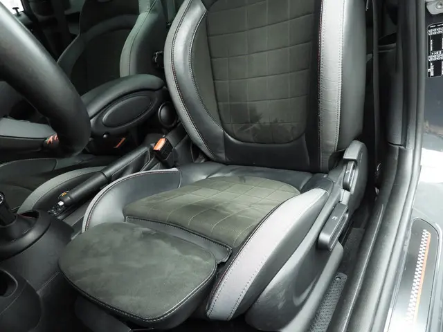 MINI 3-Deurs John Cooper Works Aut. 2020 Benzine 34
