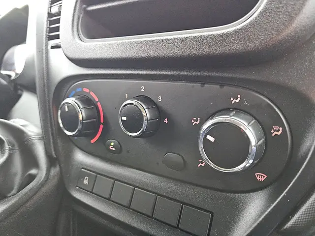 Iveco Daily 40C15 2015 Diesel 11