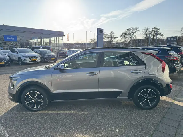 Kia Niro 1.6 GDi Hybrid DynamicLine 2024 Hybride Benzine 4