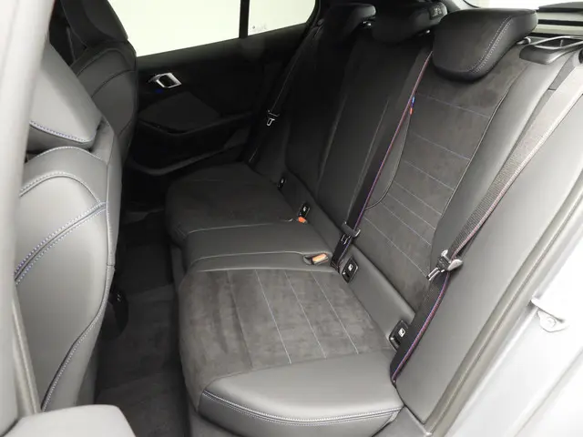 BMW 1 Serie 120 2024 Benzine 8