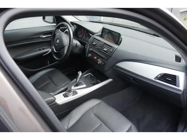 BMW 1 Serie 116i High Executive 2013 Benzine 13
