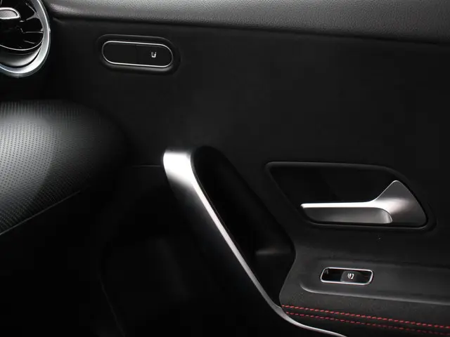 Mercedes-Benz A-Klasse 200 AMG Line 2022 Benzine 20