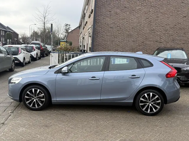 Volvo V40 1.5 T2 122 pk Geartronic Momentum 2019 Benzine 3