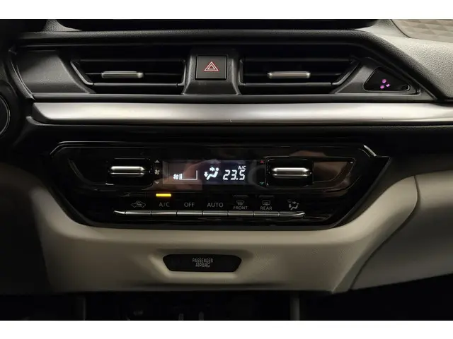 Suzuki Swift 1.2 Style Smart Hybrid 2025 Benzine 22