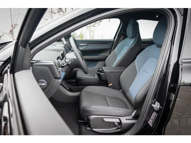 Volvo EX30 Extended Range Plus 69 kWh 2025 Elektrisch 9