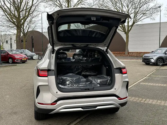 BYD SEAL U 1.5 DM-i FWD Boost 2025 Hybride Benzine 5