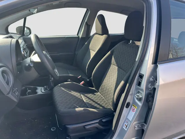 Toyota Yaris 1.0 VVT-i Comfort 2012 Benzine 9