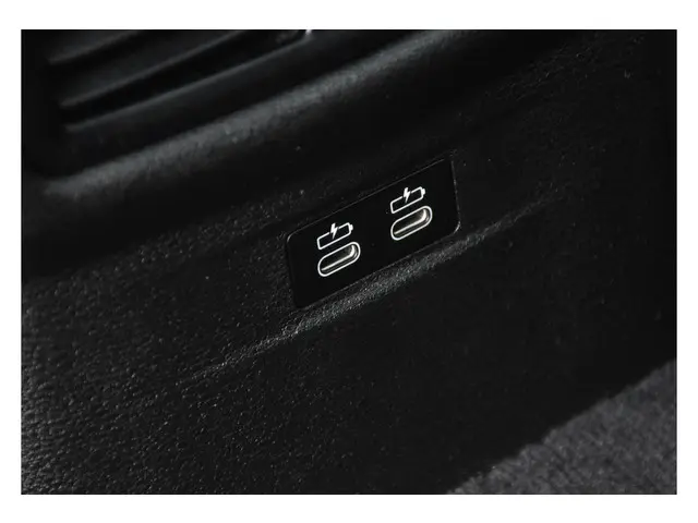 BMW X1 sDrive20i High Executive 2020 Benzine 29