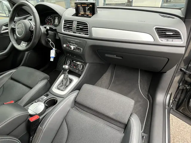 Audi Q3 1.4 TFSI CoD Sport Advance Sport 2018 Benzine 71