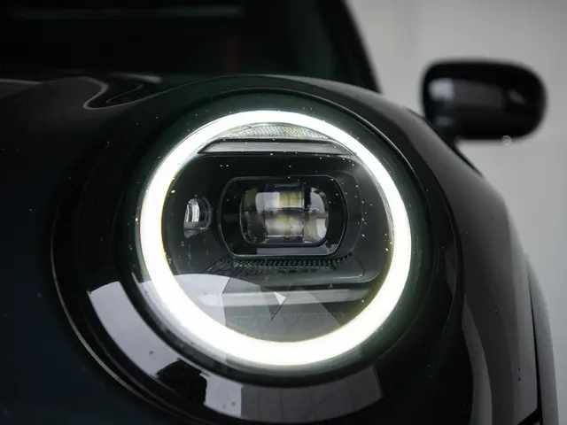 MINI 5-Deurs Cooper C 2025 Benzine 21
