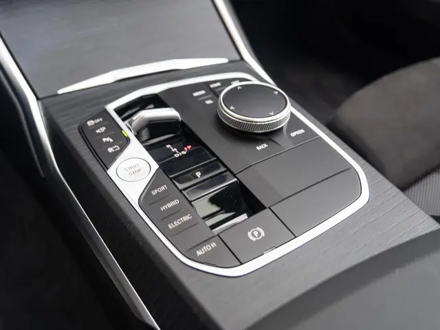 BMW 3 Serie Touring 330e 2025 Hybride Benzine 29