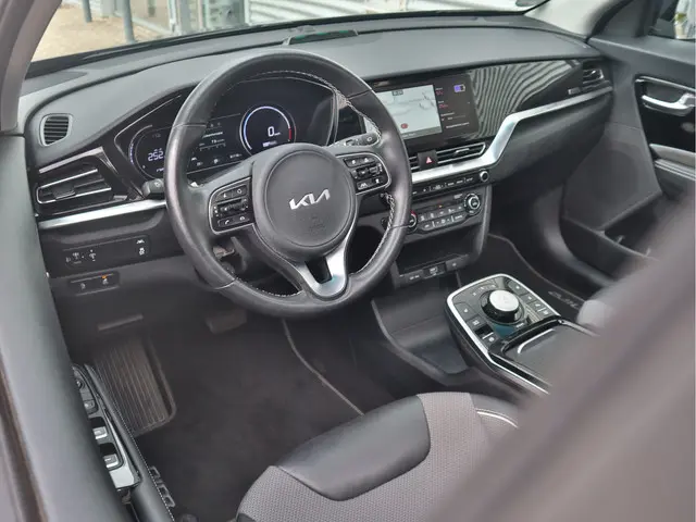 Kia e-Niro DynamicPlusLine 64 kWh 2022 Elektrisch 2