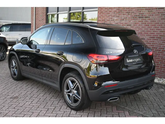 Mercedes-Benz GLA 250 e AMG 2021 Hybride Benzine 42