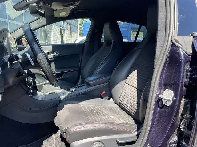 Mercedes-Benz CLA Shooting Brake 200 2016 Benzine 12