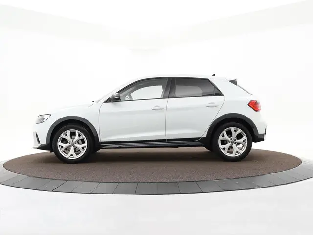 Audi A1 citycarver 30 TFSI 115pk epic 2019 Benzine 26