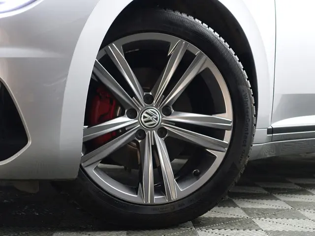 Volkswagen Arteon 1.5 TSI 180pk R Line Aut- 2019 Benzine 36