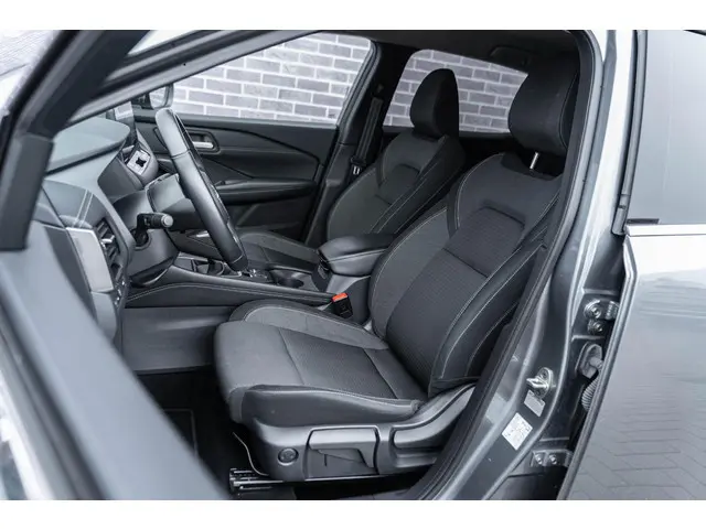 Nissan QASHQAI 1.3 MHEV N-Connecta 2022 Benzine 18