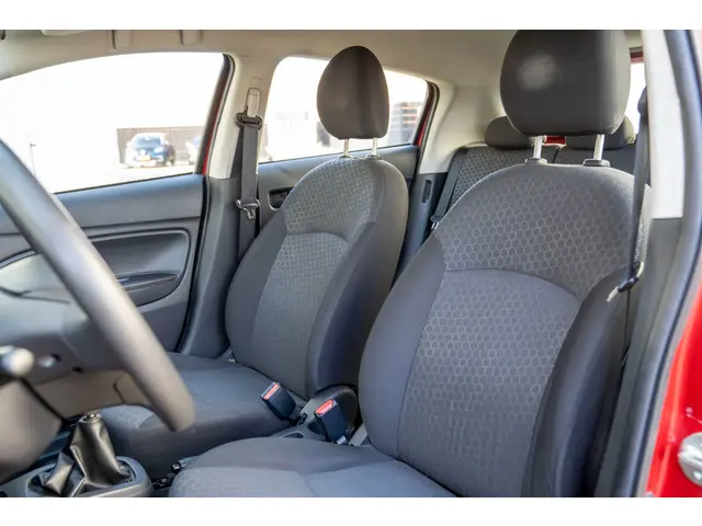 Mitsubishi Space Star 1.0 Inform 2013 Benzine 16