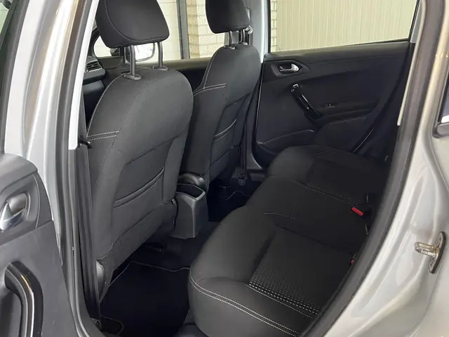 Peugeot 208 1.2 PureTech Allure 2018 Benzine 27