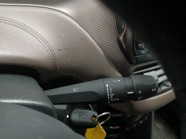 Peugeot 2008 1.6 VTi Féline SCHADEAUTO!! WOK!! 2013 Benzine 17