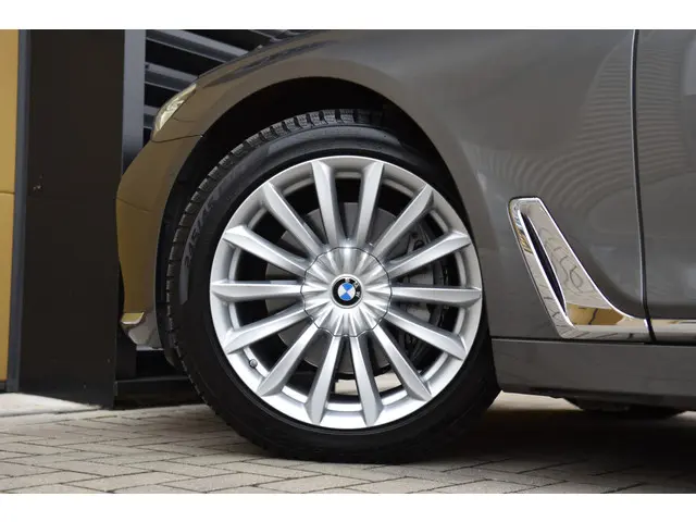 BMW 7 Serie 740Li High Executive 2016 Benzine 54