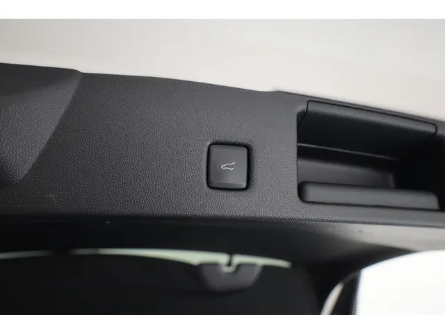 Ford Kuga 2.5 MHEV ST-Line 190pk 2022 Hybride Benzine 29