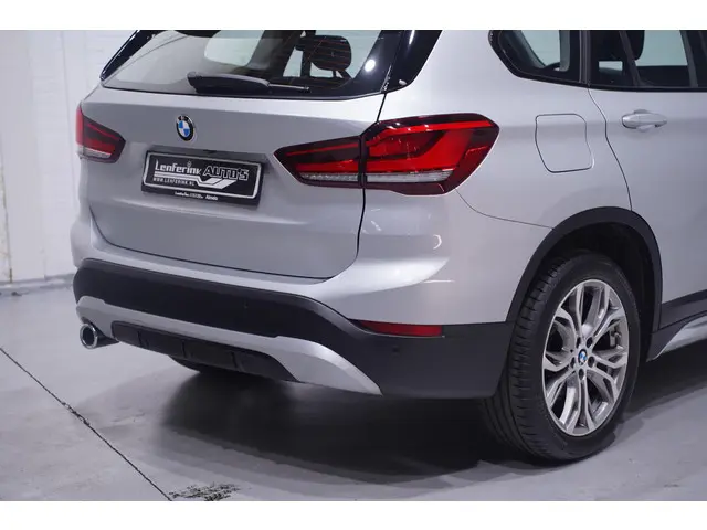 BMW X1 sDrive18i Sport Line 2021 Benzine 16