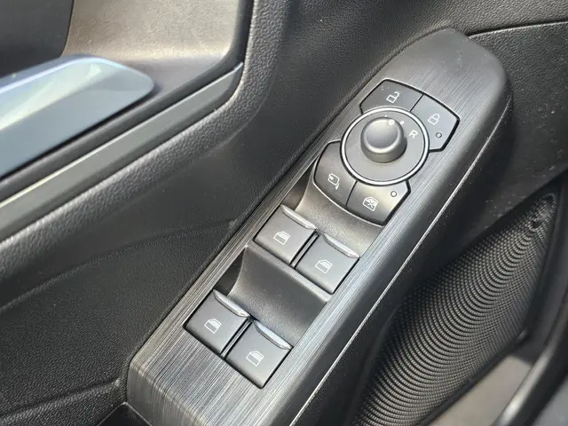 Ford Kuga 2.5 PHEV Titanium 2023 Hybride Benzine 13