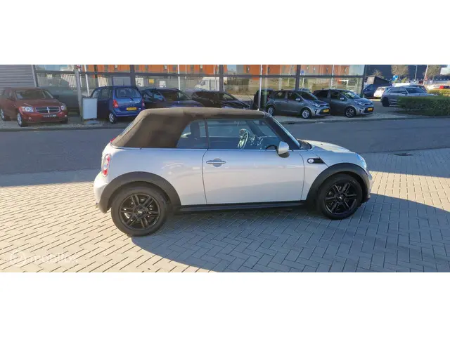 MINI Cooper Cabrio 1.6 Chili NAVI/LEER/PDC/VOL 2012 Benzine 30